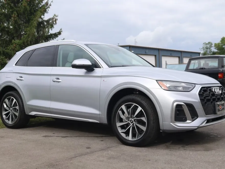 2022 Audi Q5 S line Premium Plus photo 1