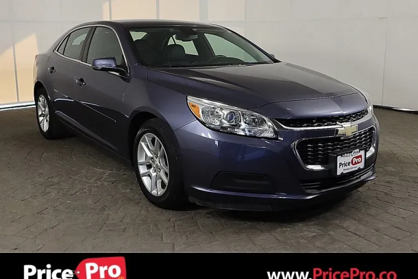2015 Chevrolet Malibu 1LT photo 1