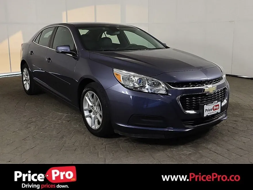 2015 Chevrolet Malibu 1LT photo 1