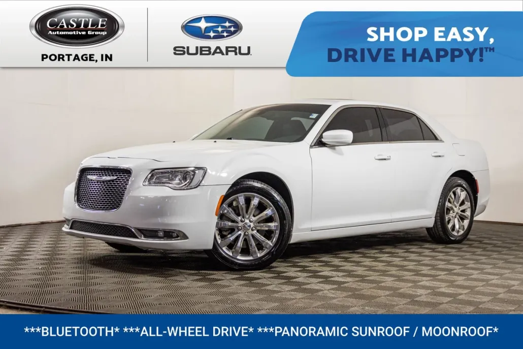 2015 Chrysler 300 photo 1