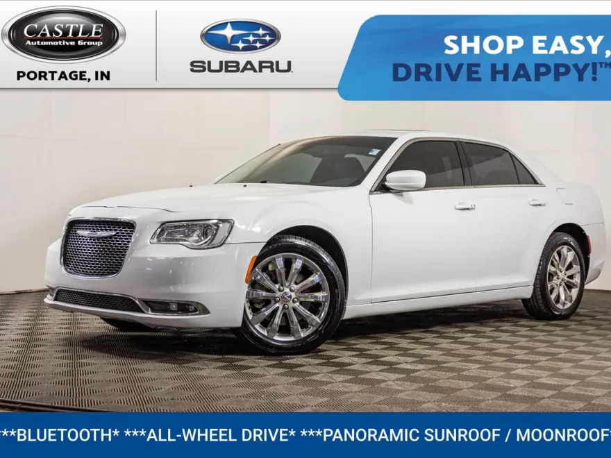 2015 Chrysler 300 photo 1