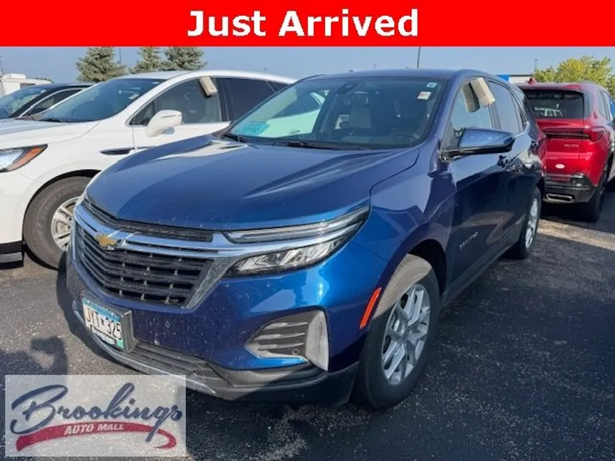 2023 Chevrolet Equinox LT photo 1
