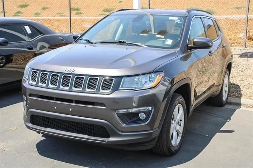 2021 Jeep Compass Latitude photo 1