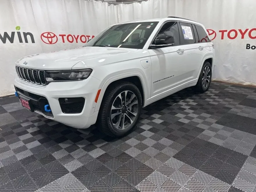 2022 Jeep Cherokee Overland 4xe photo 1
