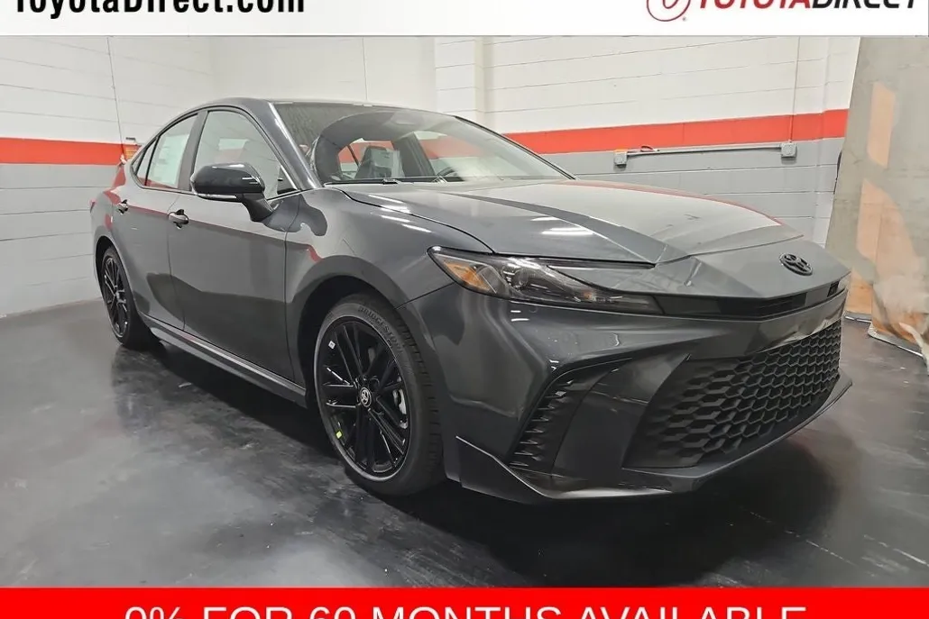 2026 Toyota Camry SE photo 1