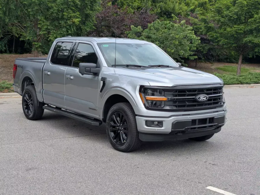 2025 Ford F-150 XLT photo 1