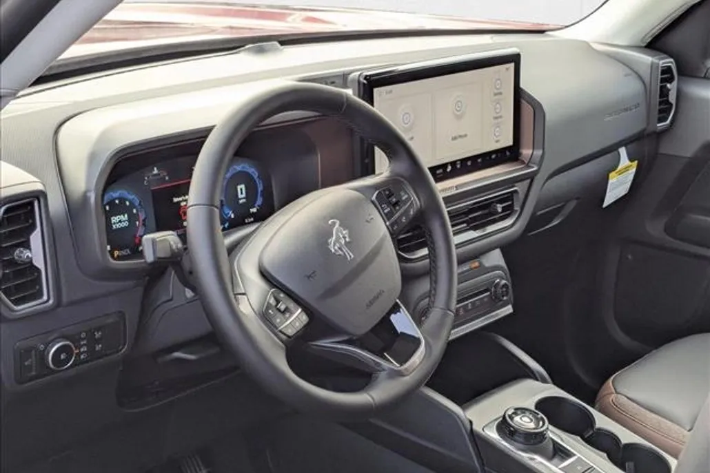 2025 Ford Bronco Sport Outer Banks photo 1