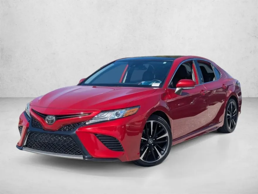 2019 Toyota Camry XSE photo 1