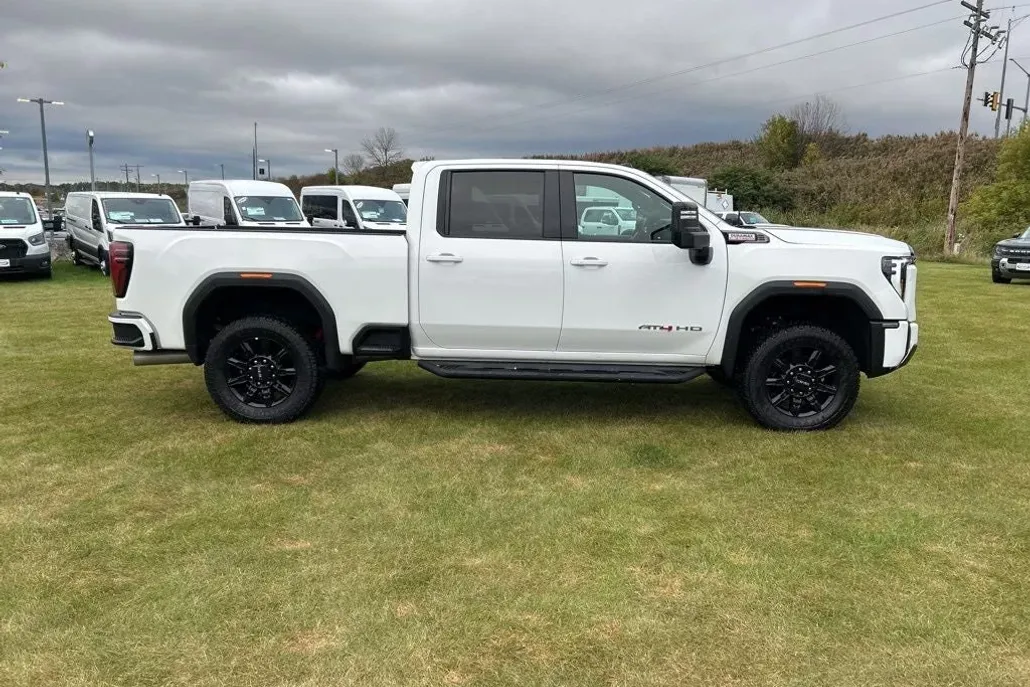 2024 Gmc Sierra HD AT4 photo 1