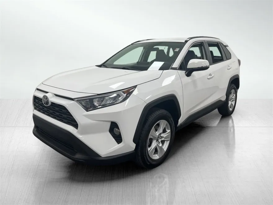 2020 Toyota RAV4 XLE photo 1