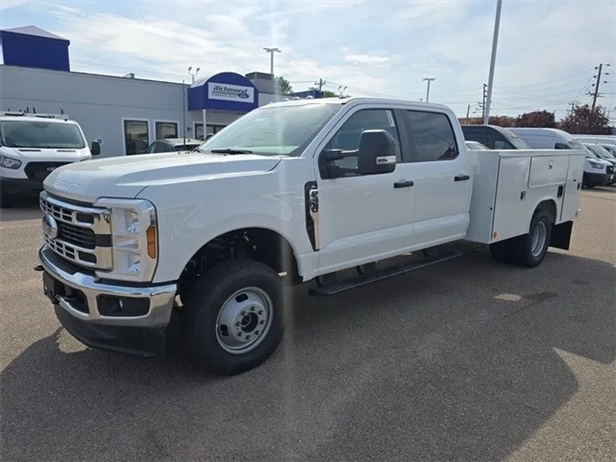 2025 Ford F-350 XL photo 1