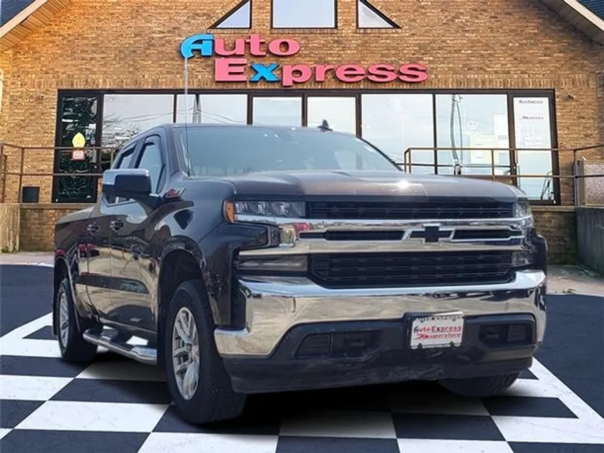 2019 Chevrolet Silverado 1500 LT photo 1