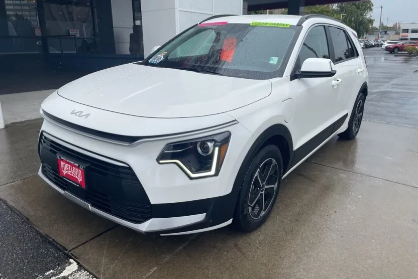 2024 Kia Niro Plug-In Hybrid EX photo 1