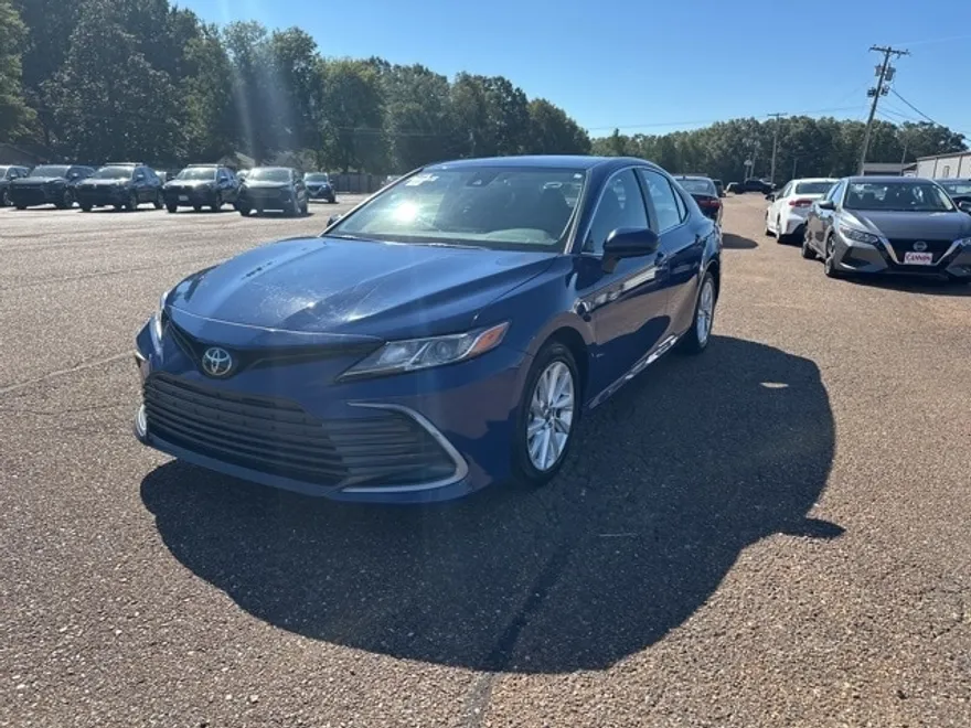 2024 Toyota Camry LE photo 1