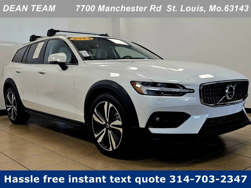 2023 Volvo V60 Cross Country B5 Plus photo 1