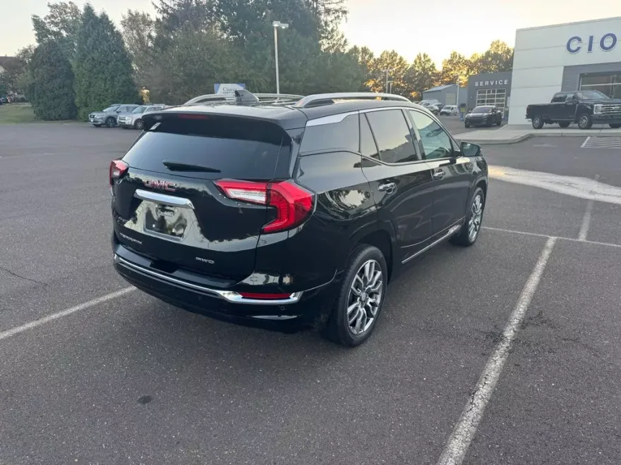 2022 Gmc Terrain Denali photo 1