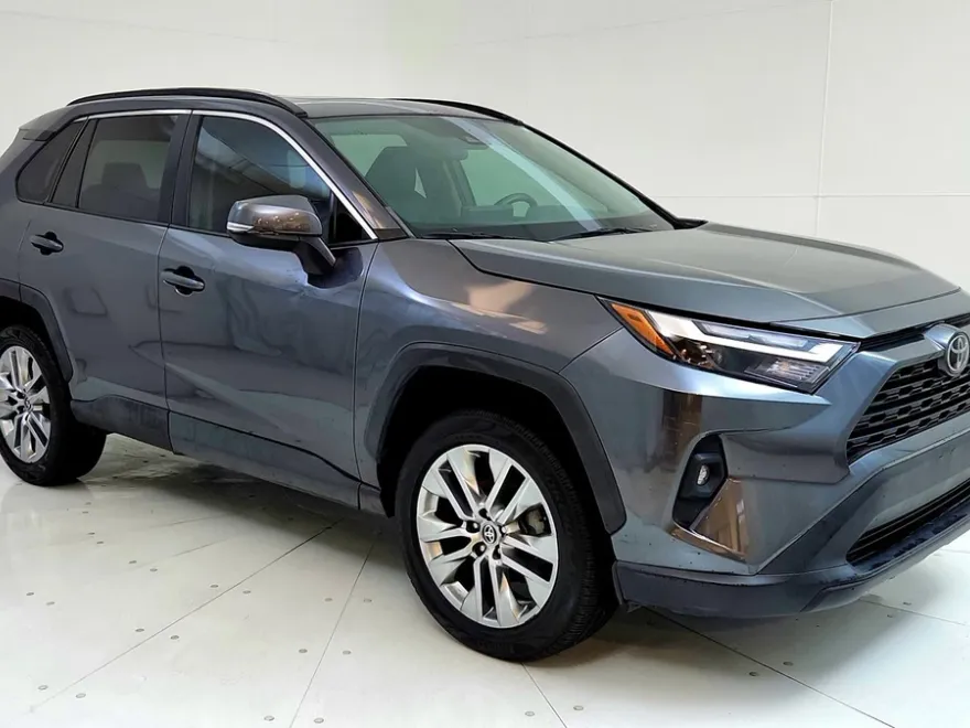 2022 Toyota RAV4 XLE Premium photo 1