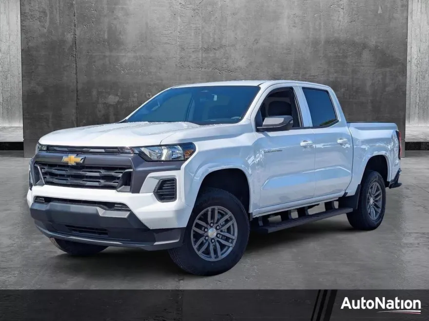 2025 Chevrolet Colorado Work Truck LT photo 1