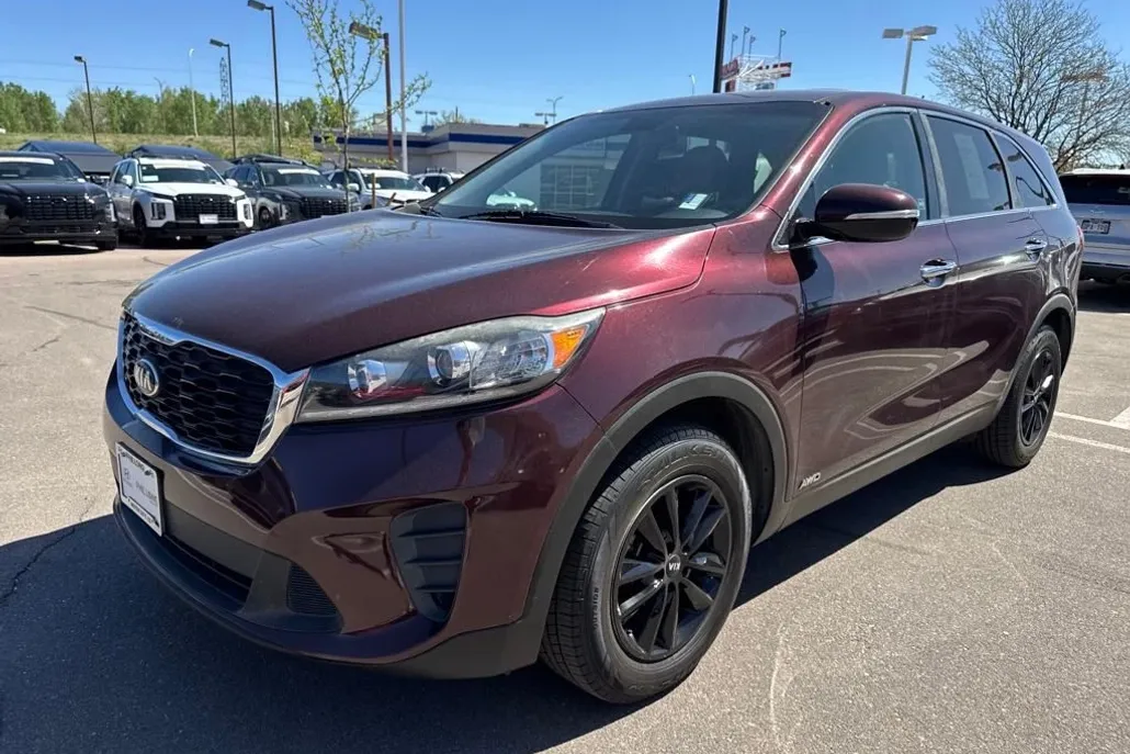 2019 Kia Sorento LX photo 1