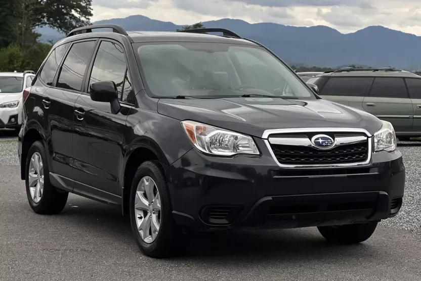 2016 Subaru Forester Premium photo 1
