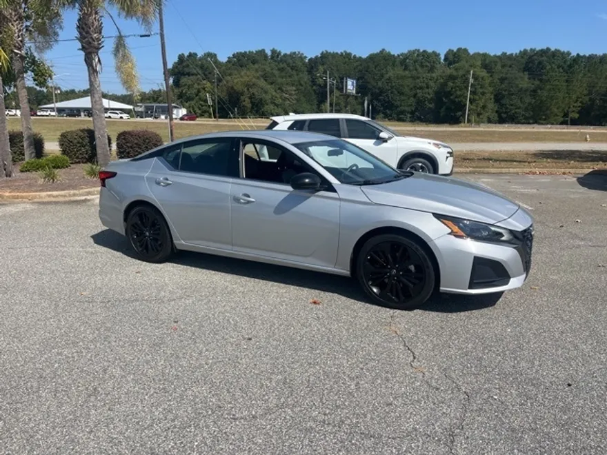 2024 Nissan Altima 2.5 SR photo 1