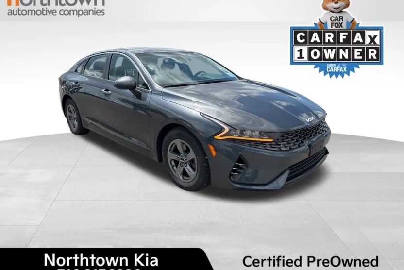2022 Kia K5 LXS photo 1