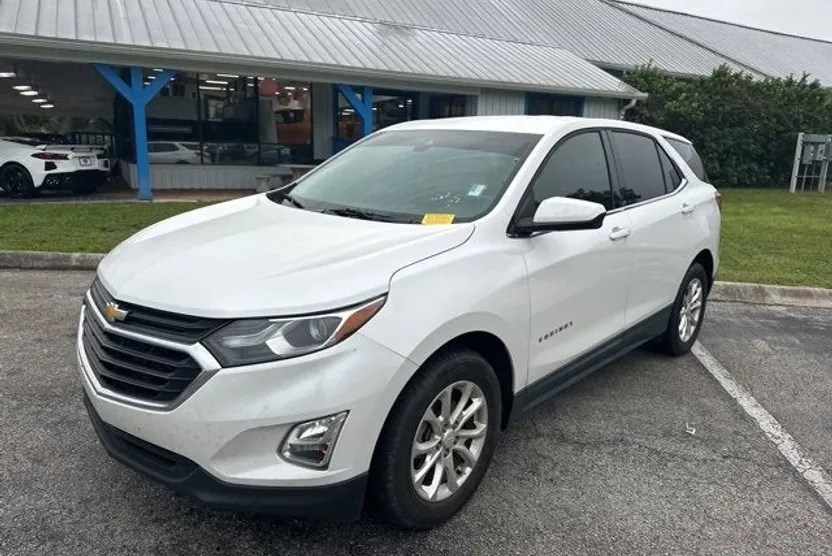 2020 Chevrolet Equinox LT photo 1