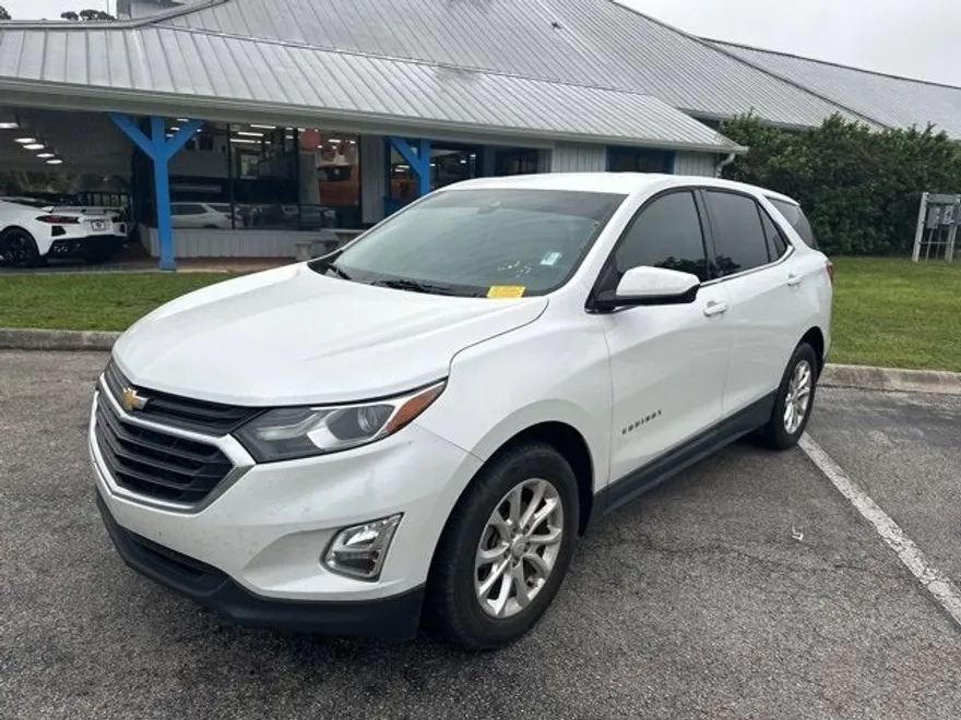 2020 Chevrolet Equinox LT photo 1