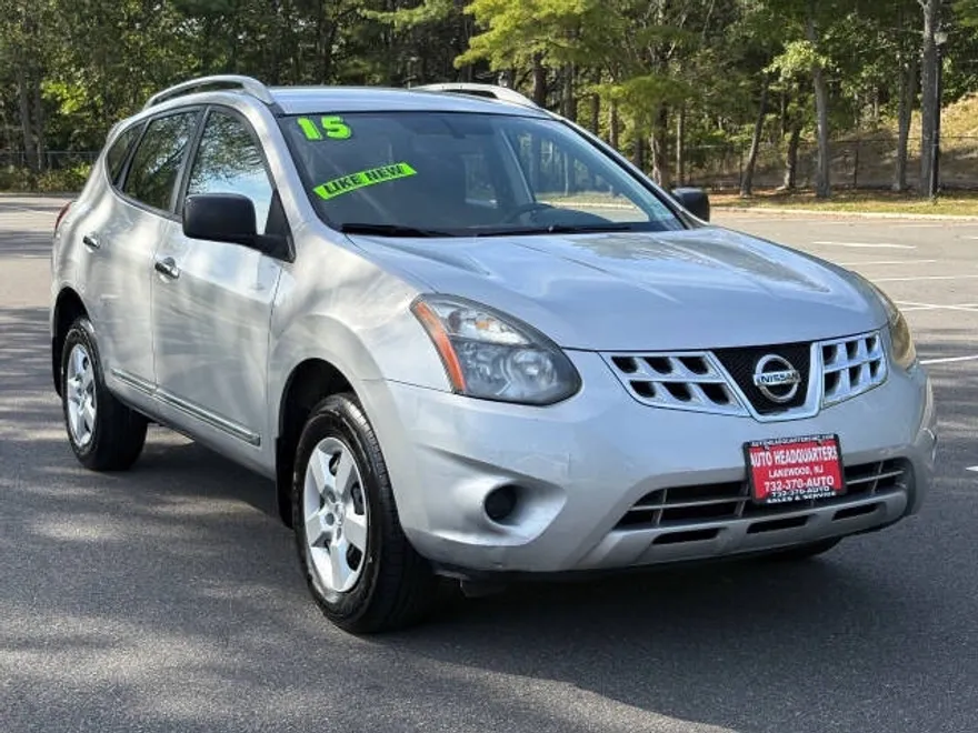 2015 Nissan Rogue Select S photo 1