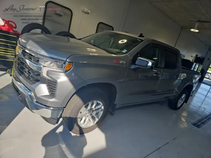 2024 Chevrolet Silverado 1500 LT photo 1