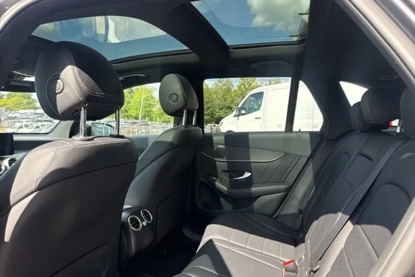 2022 Mercedes Benz GLC 300 4MATIC photo 1