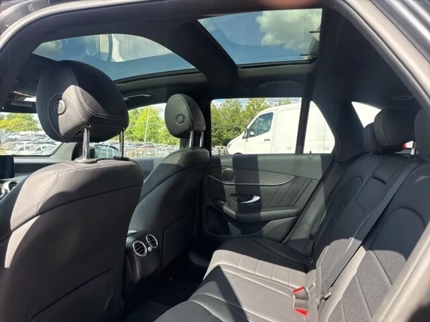 2022 Mercedes Benz GLC 300 4MATIC photo 1