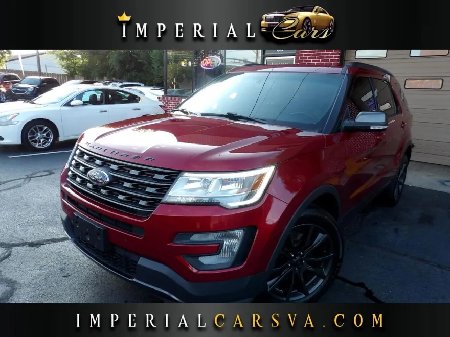 2017 Ford Explorer XLT photo 1