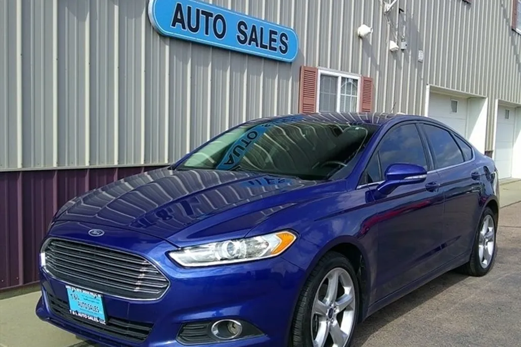 2016 Ford Fusion SE photo 1