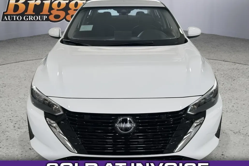2025 Nissan Sentra SV photo 1