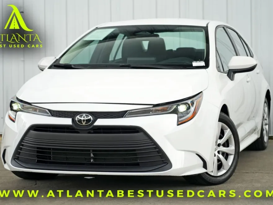 2024 Toyota Corolla LE photo 1