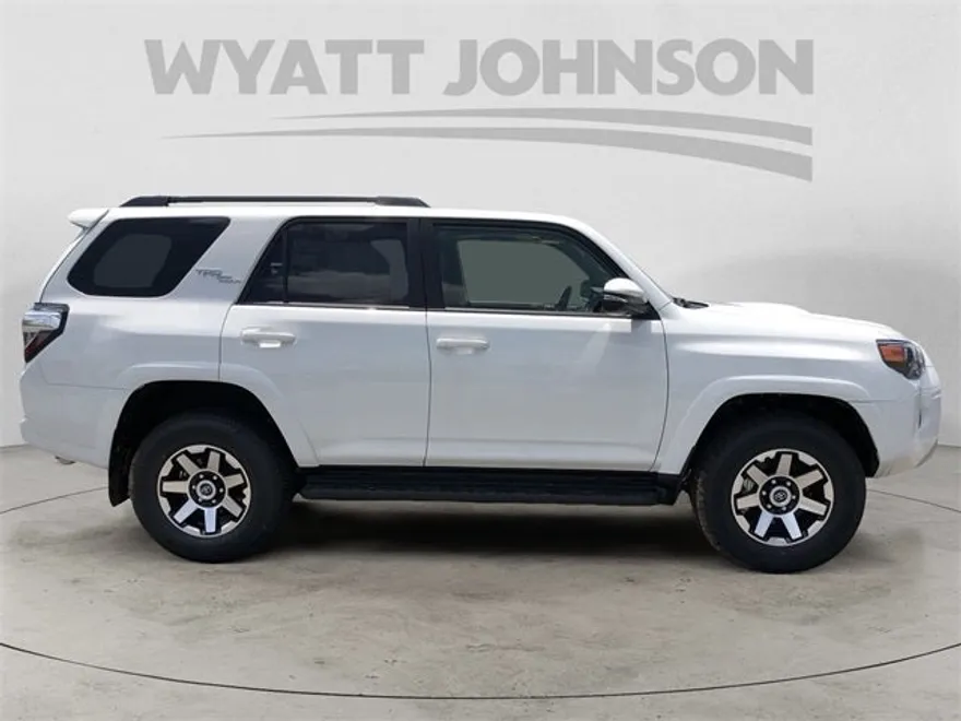 2019 Toyota 4Runner TRD Off-Road Premium photo 1