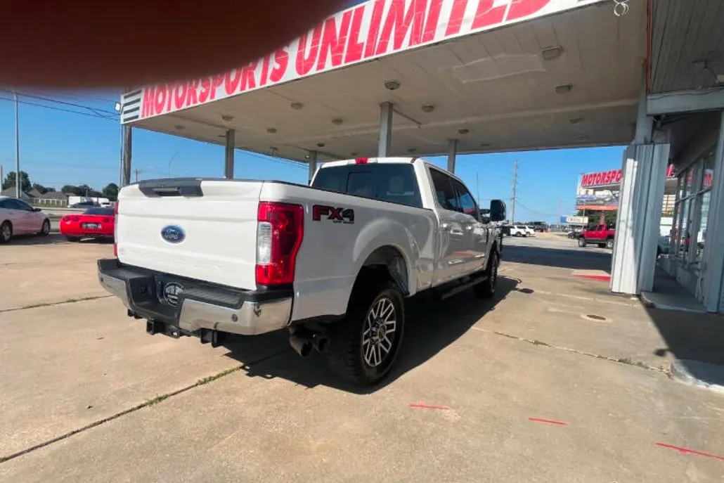 2018 Ford F-250 Lariat photo 1