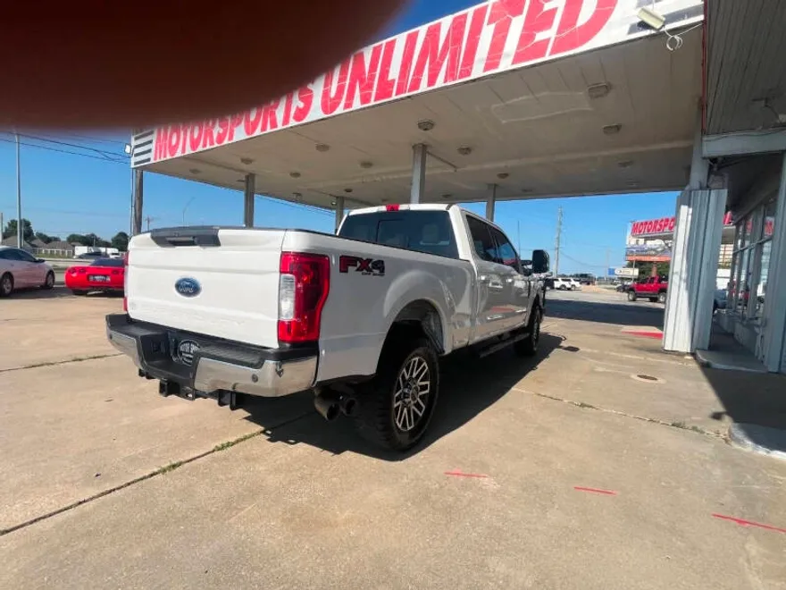2018 Ford F-250 Lariat photo 1