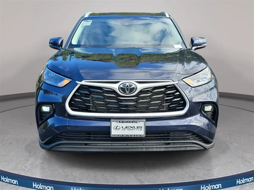 2024 Toyota Highlander XLE photo 1