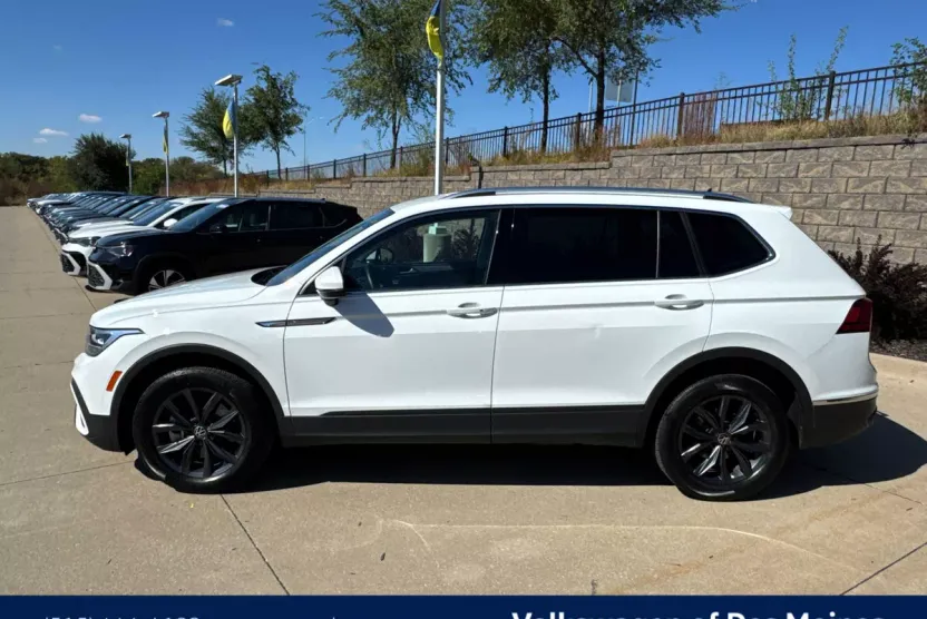 2022 Volkswagen Tiguan SE photo 1