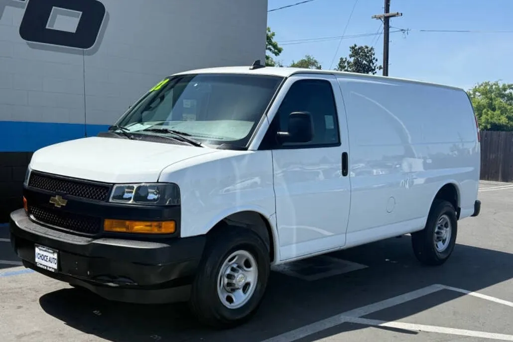 2022 Chevrolet Express 3500 Cargo Van photo 1