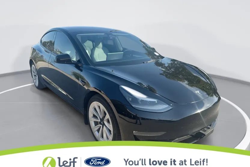 2022 Tesla Model 3 Long Range photo 1