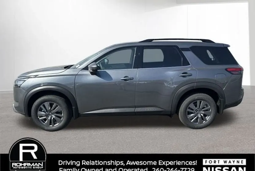 2025 Nissan Pathfinder SV photo 1