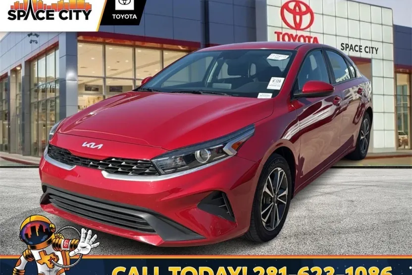 2024 Kia Forte LXS photo 1