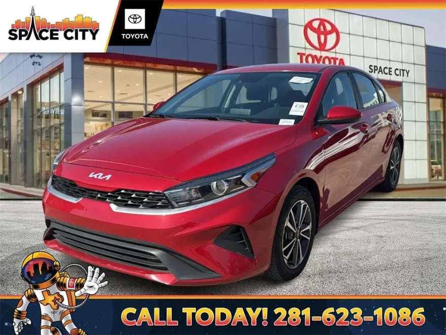 2024 Kia Forte LXS photo 1