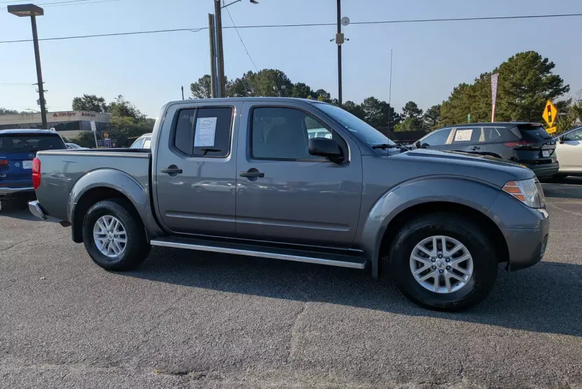 2018 Nissan Frontier SV photo 1