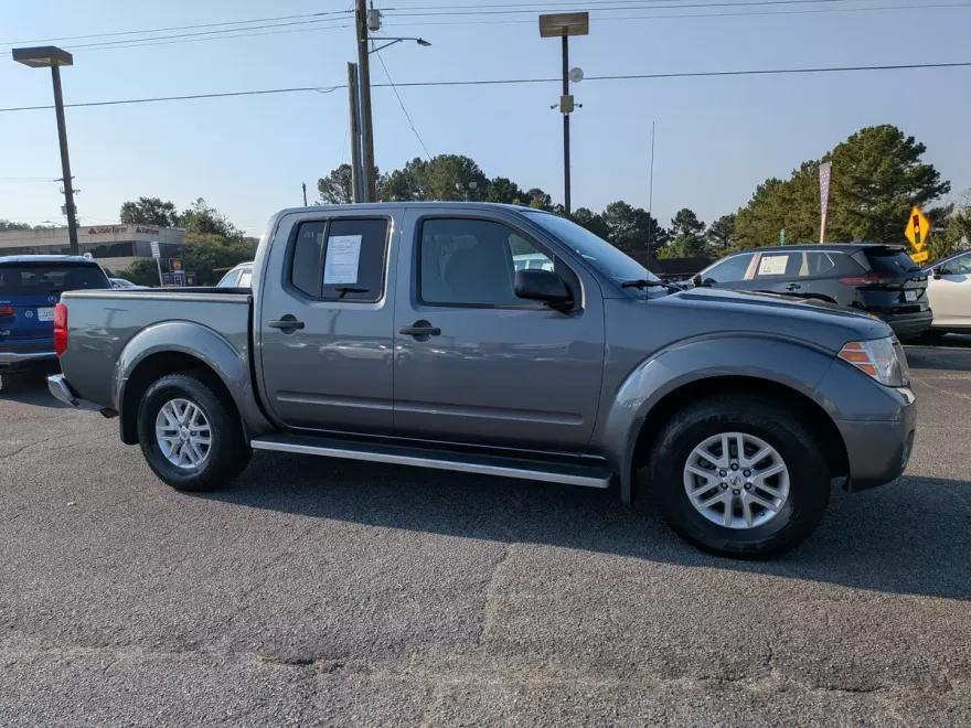 2018 Nissan Frontier SV photo 1
