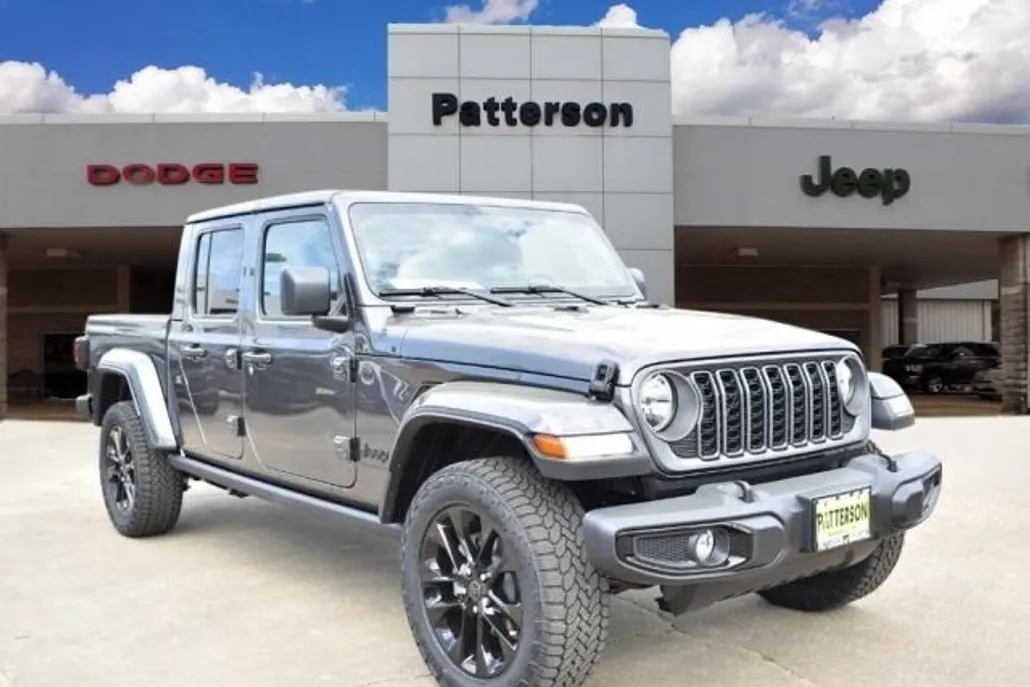 2025 Jeep Gladiator Sport photo 1