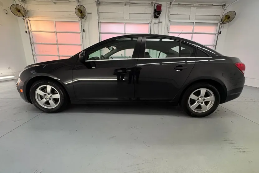 2015 Chevrolet Cruze LT photo 1